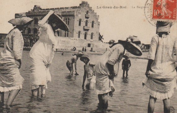 У капелюхах і по коліна у воді – як купалися у морі 120 років тому ➤ Prozoro.net.ua