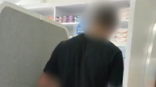 Скандал в аптеке Петах-Тиквы: “Проваливайте в свою Россию, вы ничего не умеете” ➤ Prozoro.net.ua