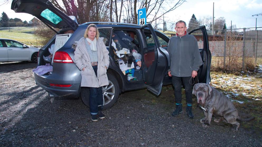 Супруги из Баварии уже год живут в машине из-за бойцовской собаки ➤ Prozoro.net.ua
