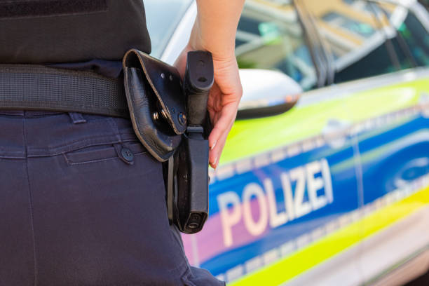 Mann installiert Kamera, nachdem Hund tagelang auf einen Punkt an der Wand starrteprozoro.net.ua