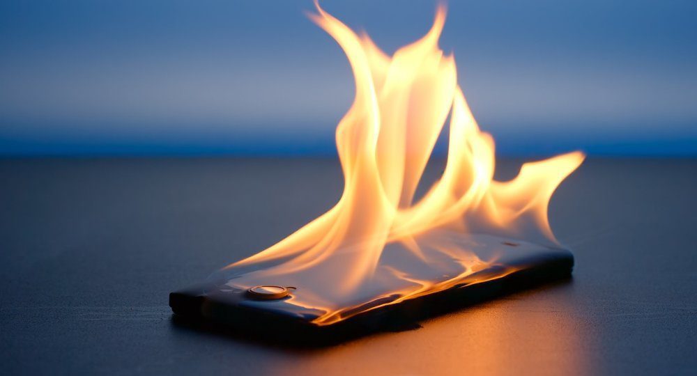 Laut Feuerwehr ist dies der gefährlichste Ort dein Handy aufzuladen ➤ Prozoro.net.ua