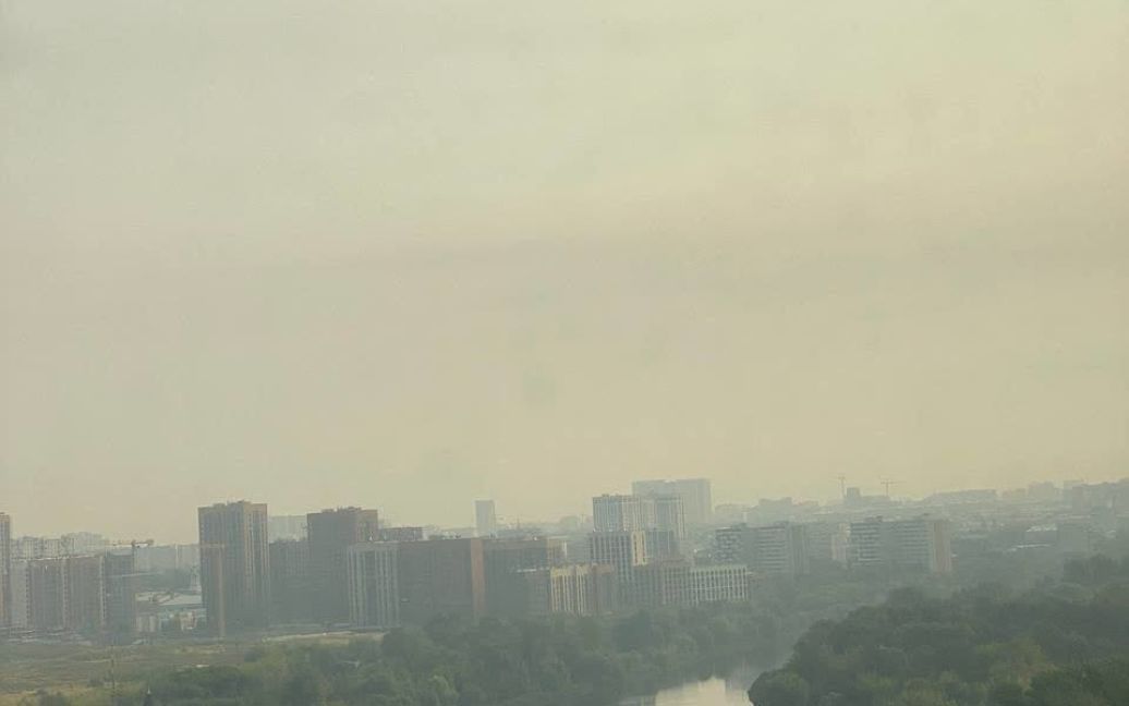 Москву накрив потужний смог, попіл падає на людей (фото, відео) ➤ Prozoro.net.ua