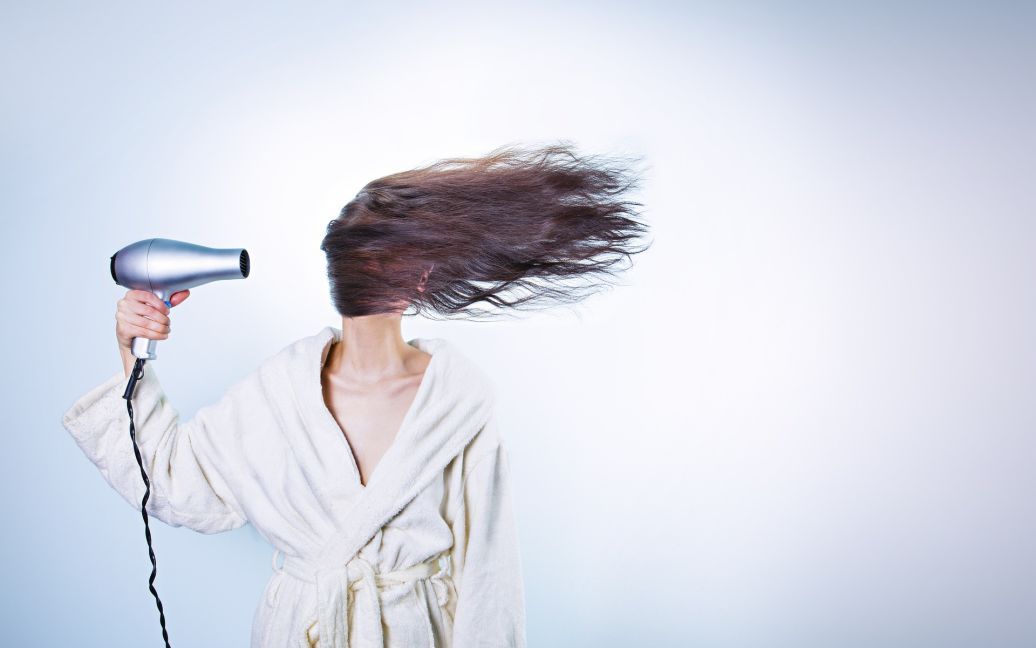 Як використовувати фен для волосся в господарстві: цікаві способи ➤ Prozoro.net.ua