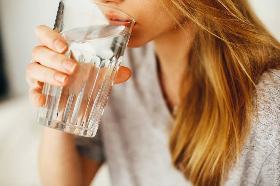 Das passiert mit deinem Körper wenn du jeden Morgen warmes Wasser trinkst ➤ Prozoro.net.ua