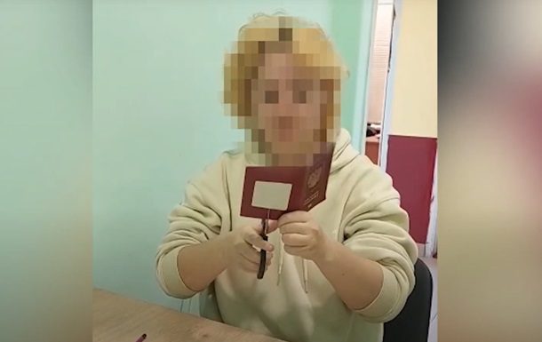Крымчанка уничтожила паспорт РФ на границе с Украиной ➤ Prozoro.net.ua