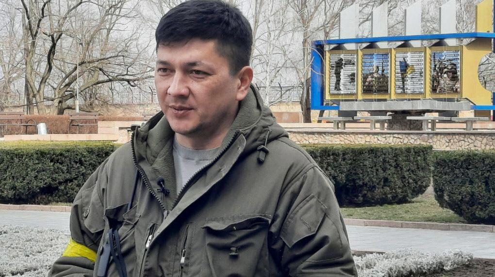 Боженька моими руками пишет: Тарзан продает свои картины за десятки тысяч евроprozoro.net.ua