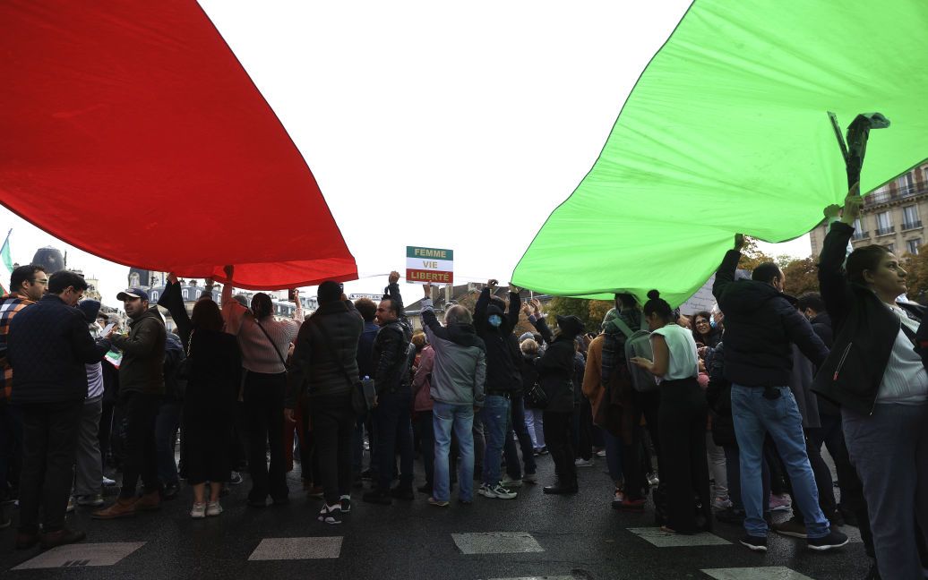 Іран вивісив прапор помсти і погрожує війною двом сусіднім країнам ➤ Prozoro.net.ua
