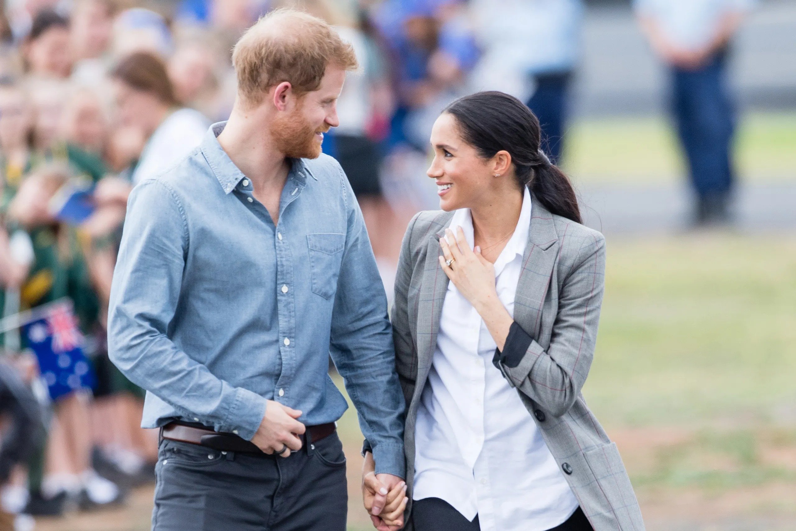 Prinz Harry: Freunde hielten ihn wegen Beziehung zu Meghan für “völlig irre”