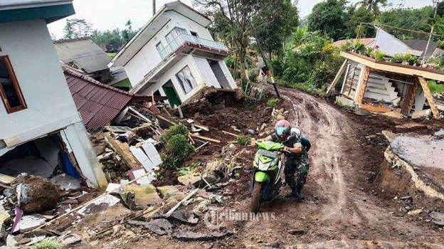 Nasib prajurit Yonzipur III Kodam Siliwangi yang membuat skandal saat mengunjungi korban gempa di Cianjur