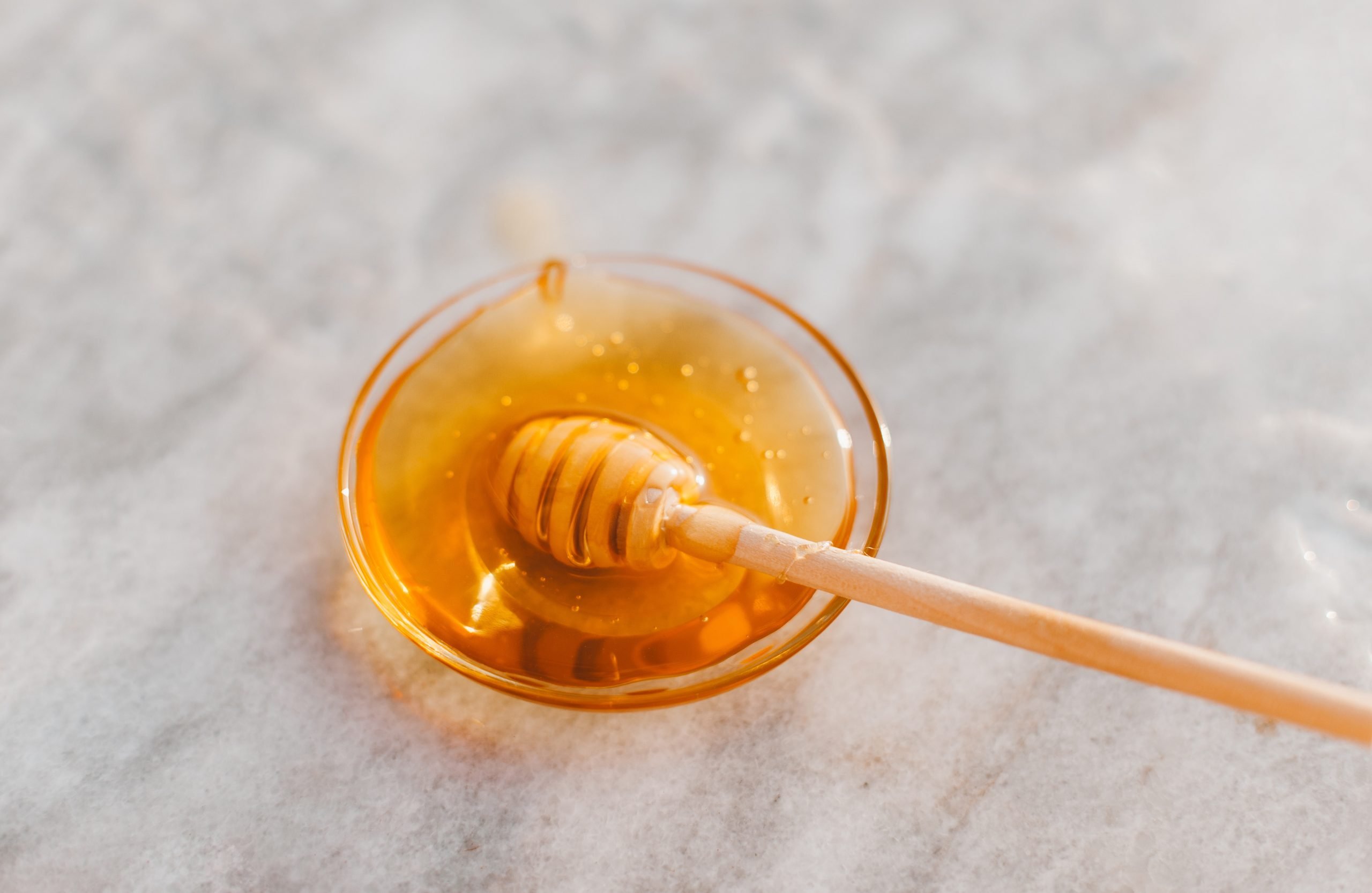 Секретний лайфхак, як ефективно перевірити якість меду
