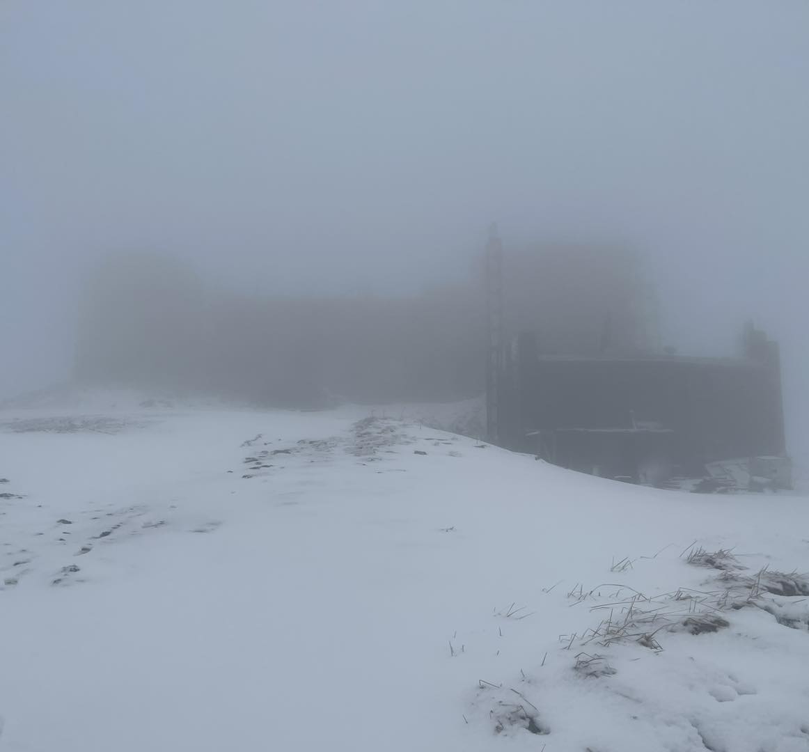 Ударив мороз та випав сніг: неймовірні фото з Карпат