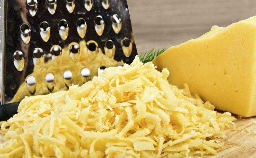 Як швидко натерти м’який сир на тертці без прилипання ➤ Infotime.co
