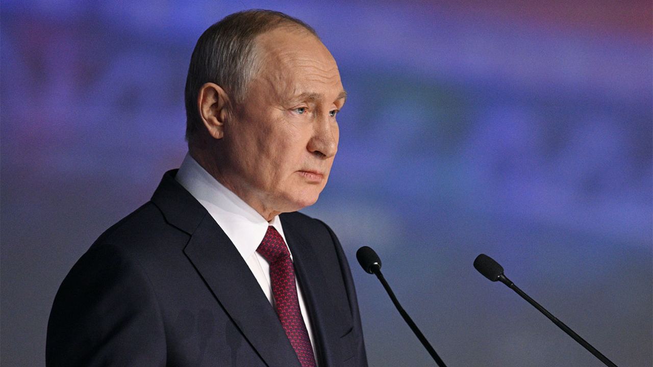 Путін не зміг вимовити ім’я та прізвище президента Казахстану: відео