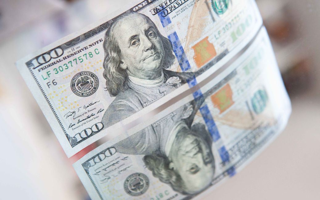 НБУ вперше встановив офіційний курс долара на рекордному рівні