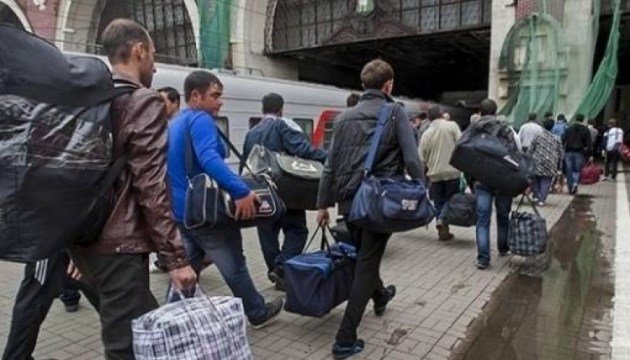 Демограф попередив про загрози через залучення мігрантів в Україну