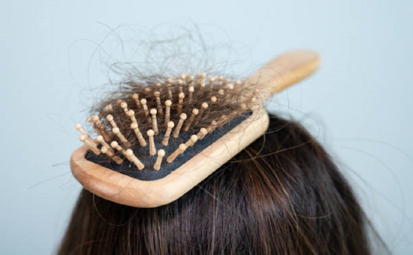 Причини випадіння волосся: коли це є тривожним симптомом ➤ Infotime.co