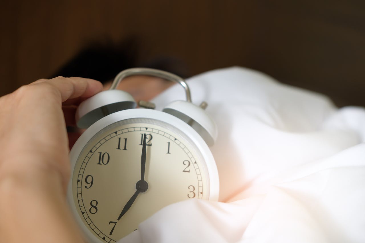 Почему вредно ставить сразу несколько будильников по утрам