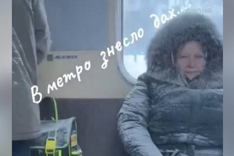 У київському метро пояснили дивну хурделицю у вагоні 