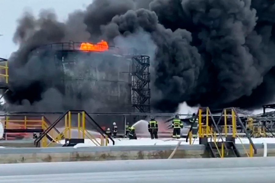 Безпілотники атакували два російські нафтопереробні заводи