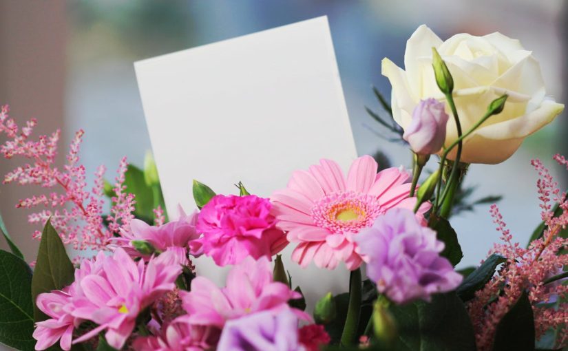Вдова получает цветы от умершего мужа уже 7 лет ➤ Infotime.co