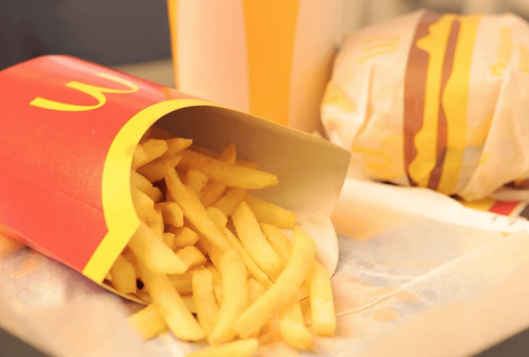 Мужчина каждый день ел в McDonald’s и прожил до 100 лет