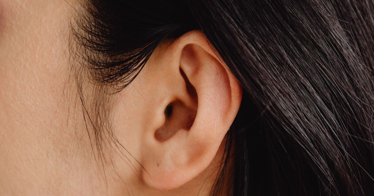 Жінка втратила слух через улюблену щоденну звичку
