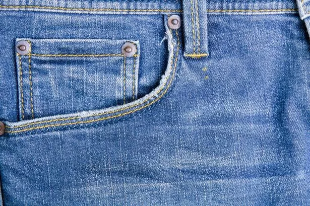 Не для презервативов: для чего маленький карман на джинсах