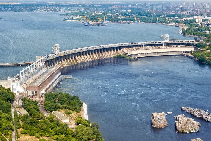 Як будували ДніпроГЕС та які трагедії вона приховує