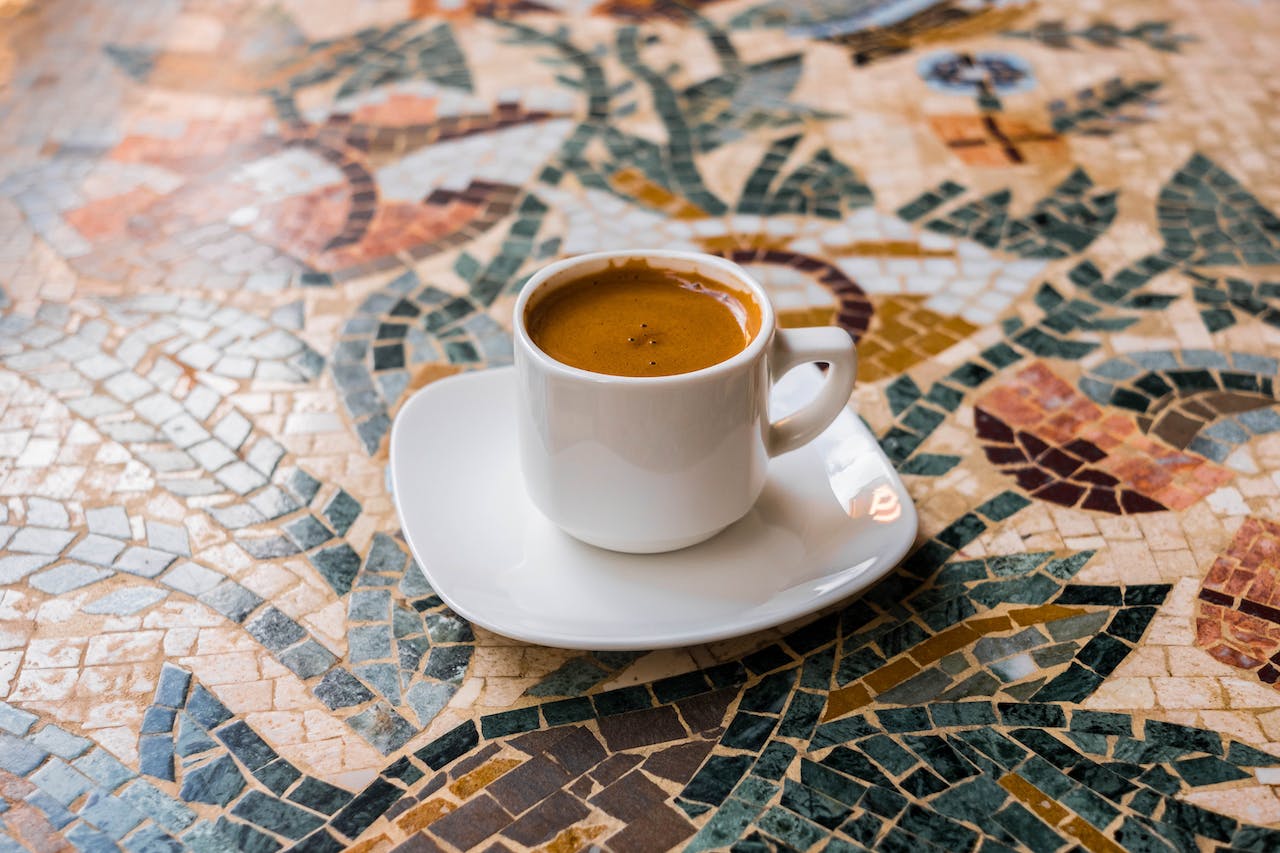 Эксперты раскрыли тайну вкуснейшего кофе: цвет чашки имеет значение