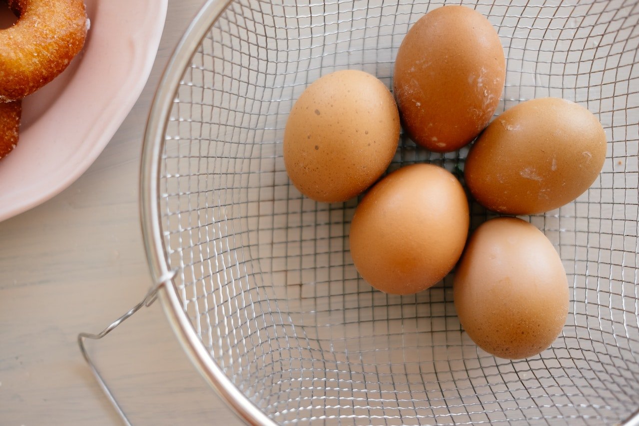 Лайфхак к Пасхе: яйца не потрескаются благодаря спичкам ➤ Infotime.co