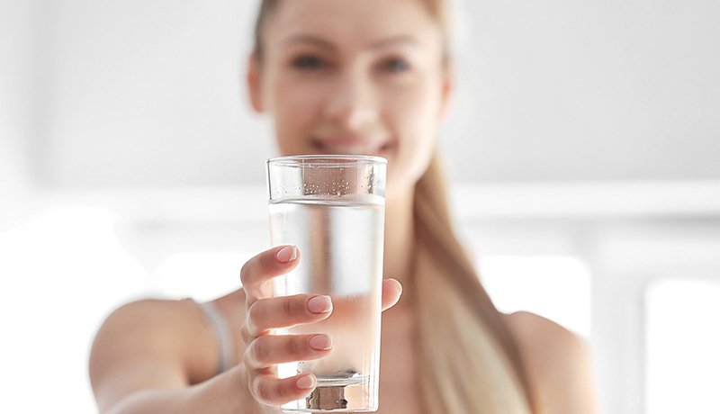 Сколько воды нужно пить, чтобы похудеть