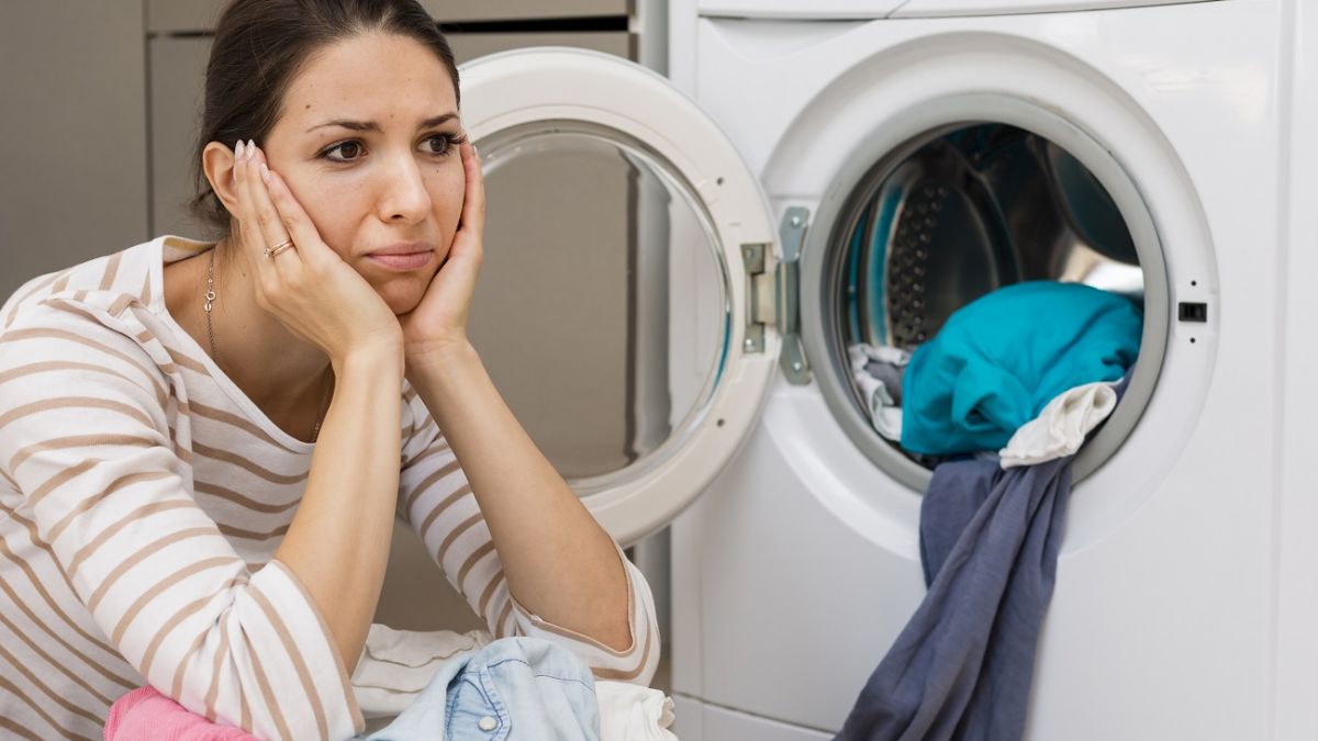 Речі, які не слід прати разом: ці поради збережуть ваш одяг