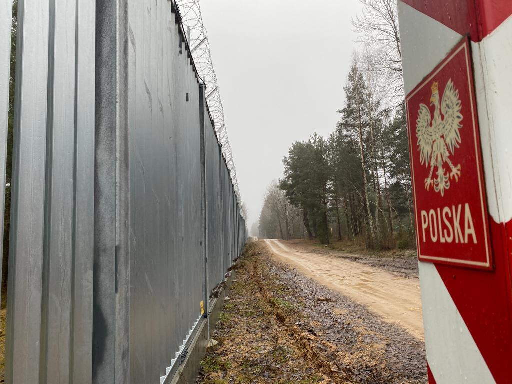Польща перекидає “всі ресурси” на кордон з Білоруссю: що сталося
