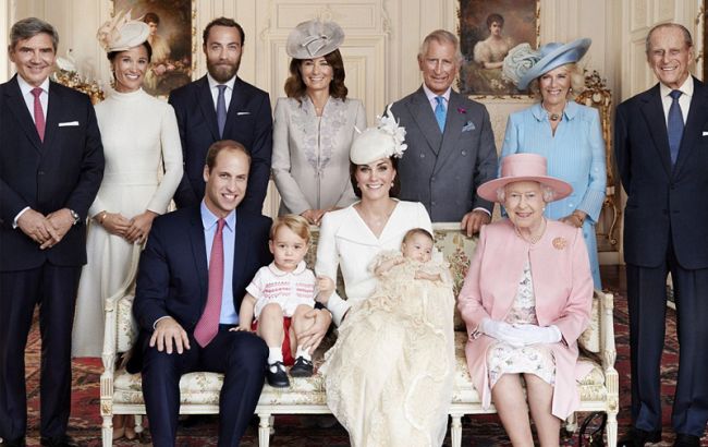 Таємниця розкрита: навіщо фотошоплять фото британської королівської родини