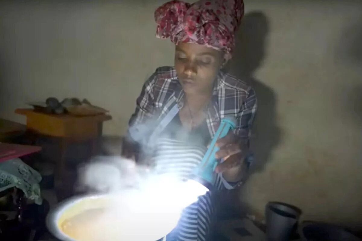 Жінка живе без їжі та води з 10 років: що з нею сталося