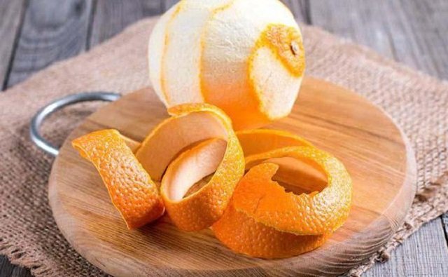 Сварите апельсиновые корки и выпейте отвар: хватит одного раза