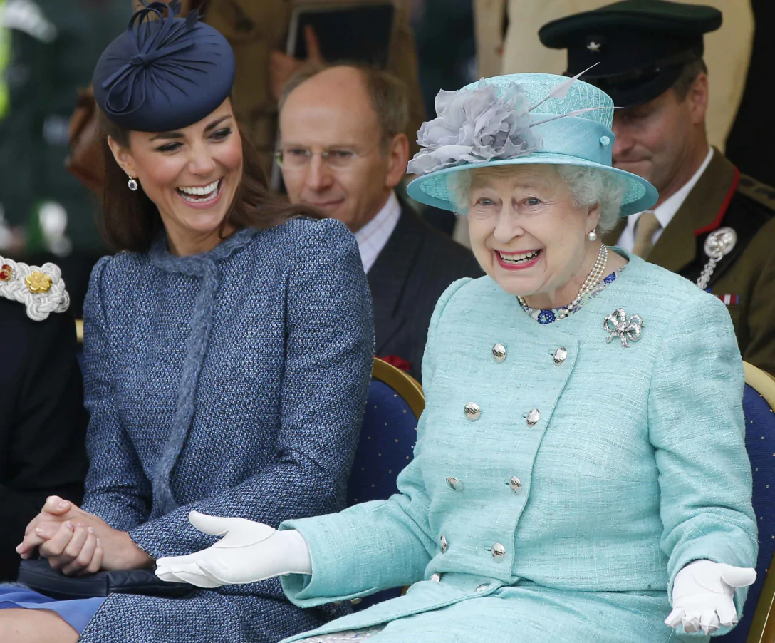 Тайна раскрыта: зачем фотошопят фото британской королевской семьи