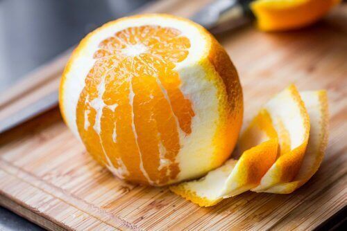 Сварите апельсиновые корки и выпейте отвар: хватит одного раза