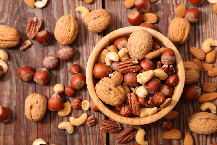 Сырые или жареные: как правильно есть орехи