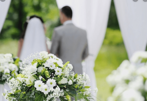 Свадебный провал: невеста упала прямо у алтаря (фото) ➤ Infotime.co