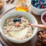 Вода чи молоко — на чому краще готувати вівсянку ➤ Infotime.co