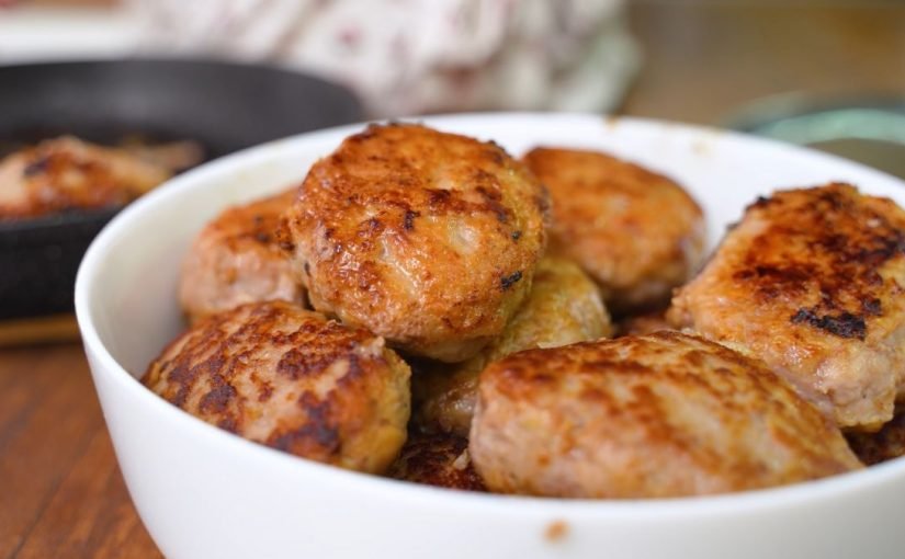 Котлети більше не прилипатимуть до сковороди: кухарі назвали головний секрет смаження ➤ Infotime.co