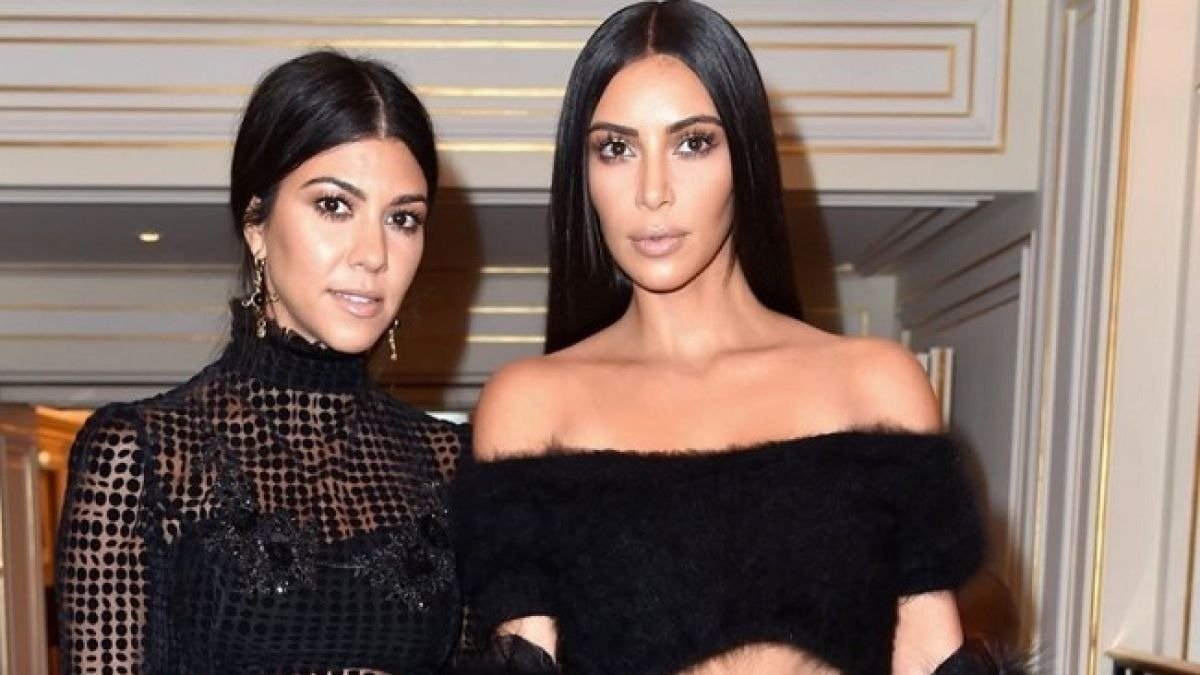 Peminat rancangan TV “The Kardashians” berpendapat bahawa rancangan istimewa perkahwinan Kourtney Kardashian bahawa dia dan Kim Kardashian masih bertengkar