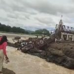 Во время движения поезда в Индии обрушился мост: есть погибшие ➤ Infotime.co