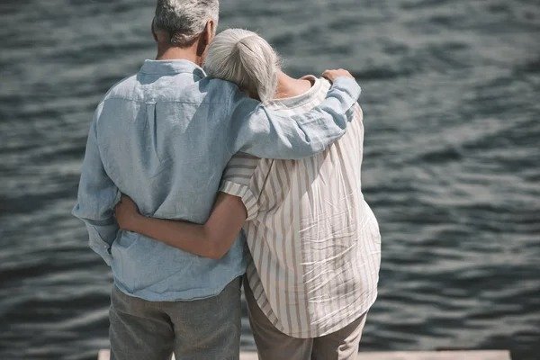 La historia de Emma y Tom: El secreto tras la estantería ➤ Infotime.co