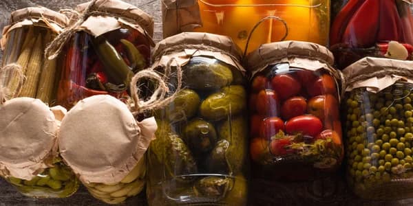 От ботулизма до отравлений: какие овощи и фрукты нельзя консервировать