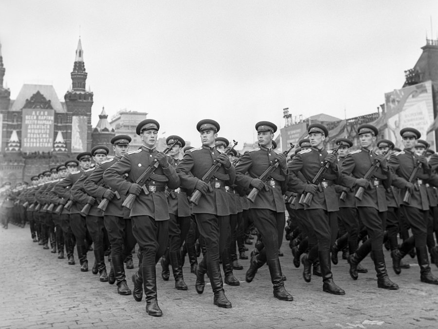 Чем кормили солдат в советской армии: легендарные блюда, которые помнят до сих пор