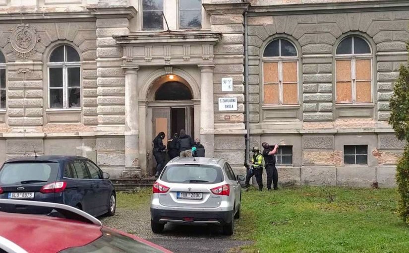 Спецпідрозділ помилково увірвався до школи під час навчань (фото) ➤ Infotime.co