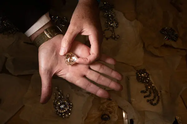 Королівський діамант знайшли через 100 років після зникнення (фото) ➤ Infotime.co