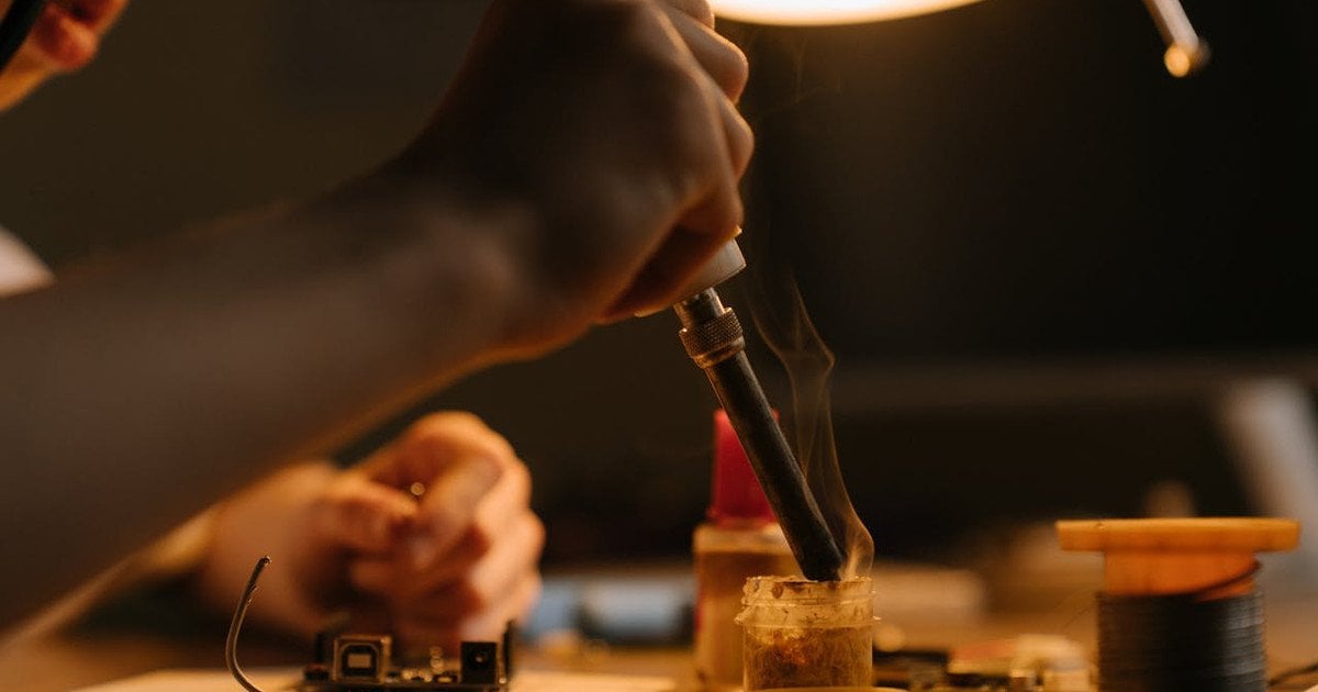 Лютувальник: забута назва звичного інструмента, який є майже в кожному гаражі